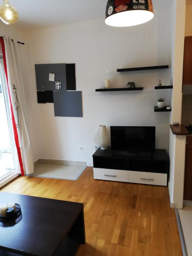 Apartamento Mala Tonina Tučepi Exterior foto